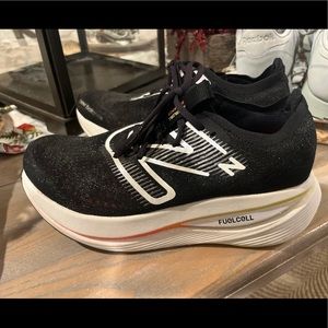 Size 8.5 Men 10 Women New Balance FuelCell